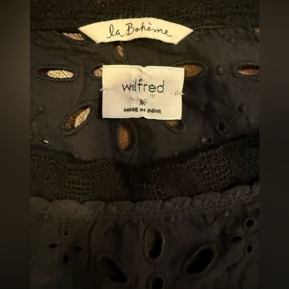 NWT Wilfred La Boheme Blayze Eyelet Cropped Blouse in Black Noir Size Medium - Picture 7 of 9